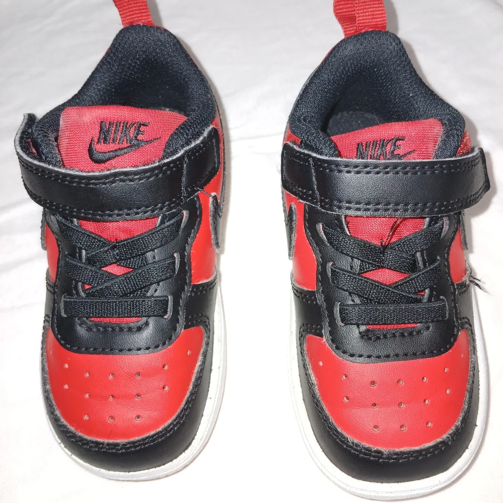 Nike Kids Black and Red Velcro Strap Sneakers - Picture 3 of 4